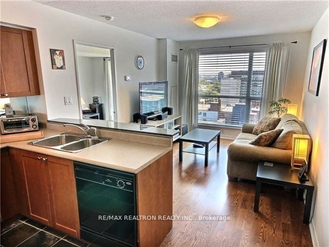 230 King St E, unit 1601 for rent - image #6