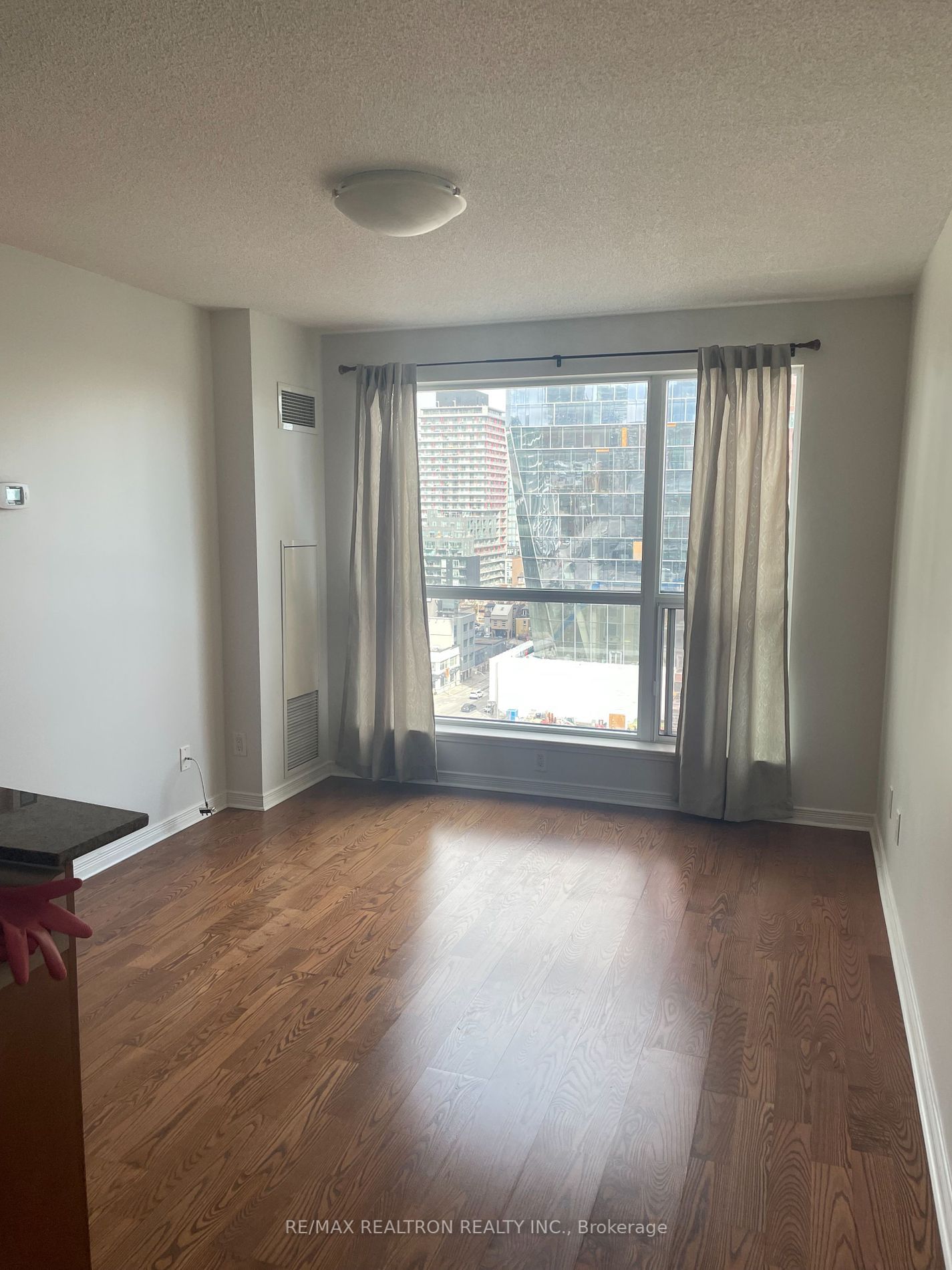 230 King St E, unit 1601 for rent - image #8