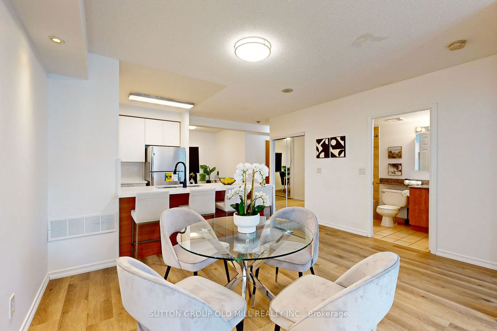 5500 Yonge St, unit 211 for sale - image #16