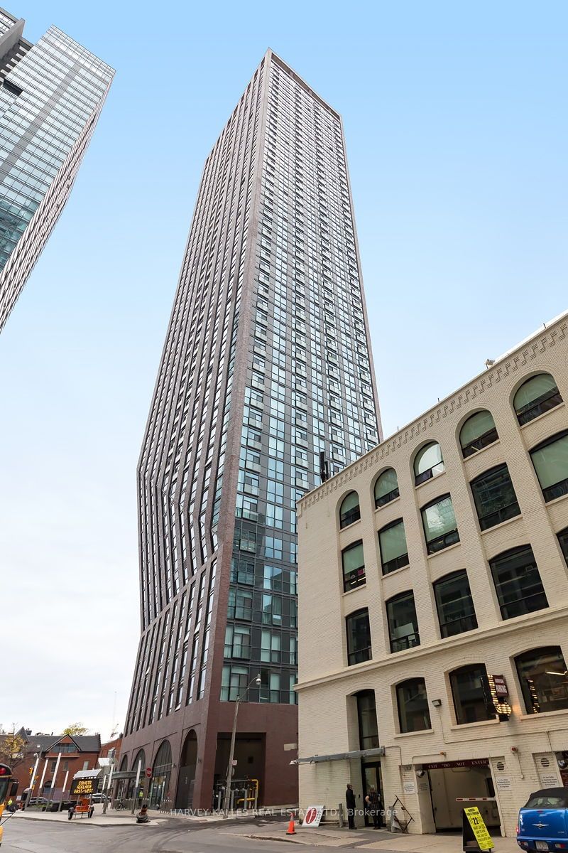 99 John St, unit 4703 for sale - image #2