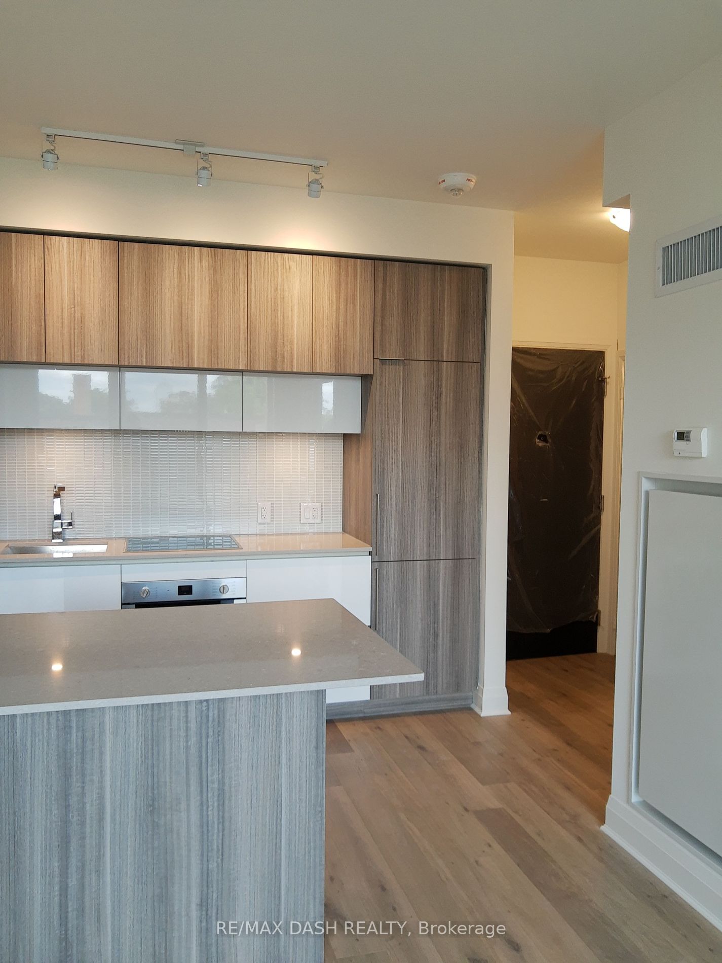 151 Avenue Rd, unit 301 for rent - image #6