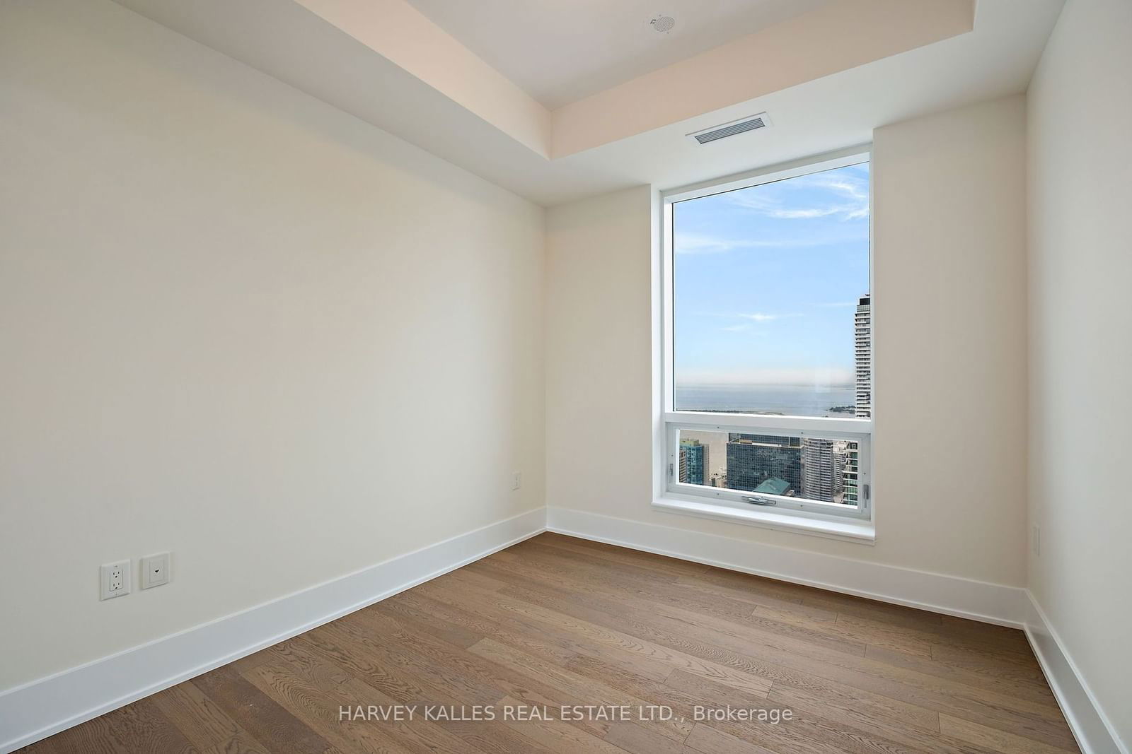 28 Freeland St, unit 5703 for sale - image #16