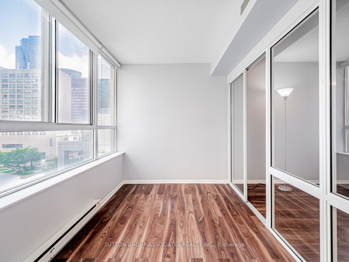 44 Gerrard St W, unit 604 for sale - image #11