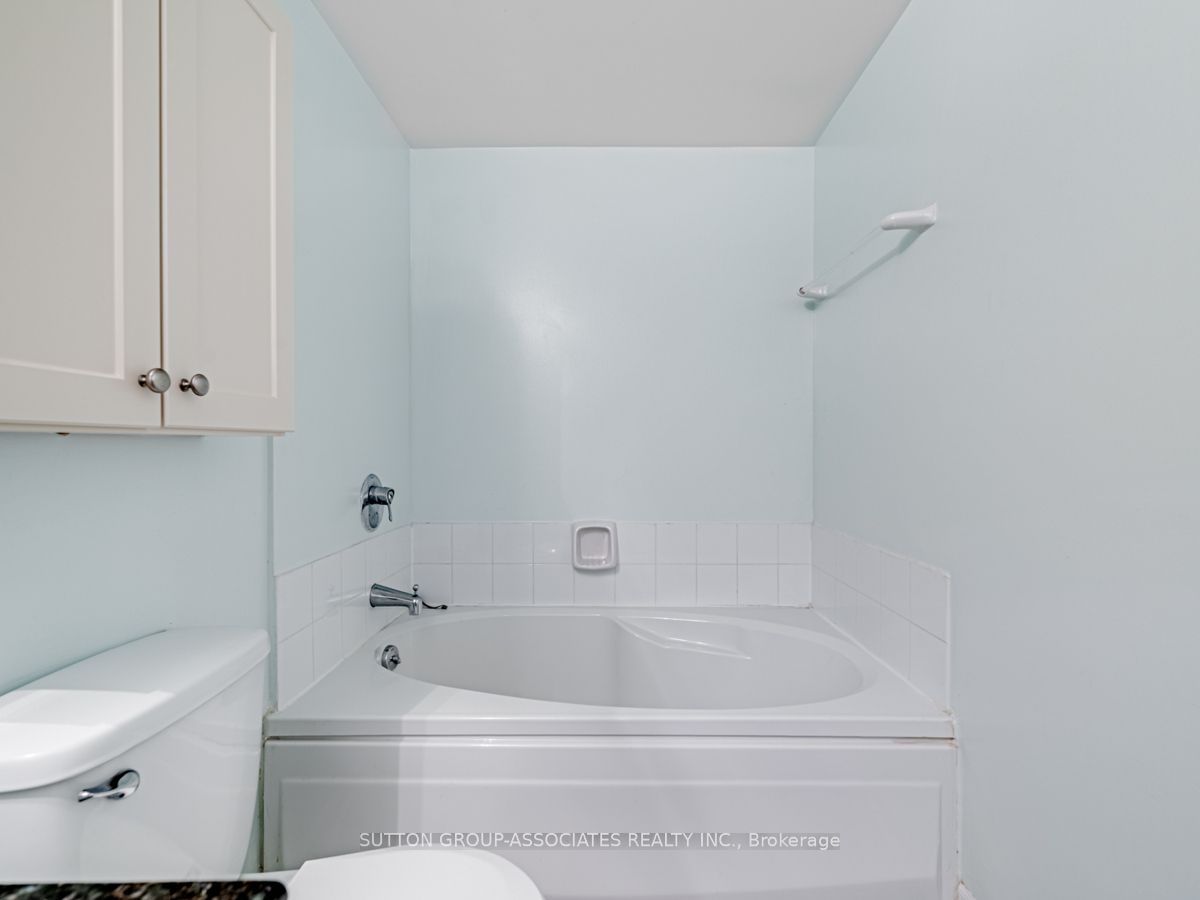 44 Gerrard St W, unit 604 for sale - image #19