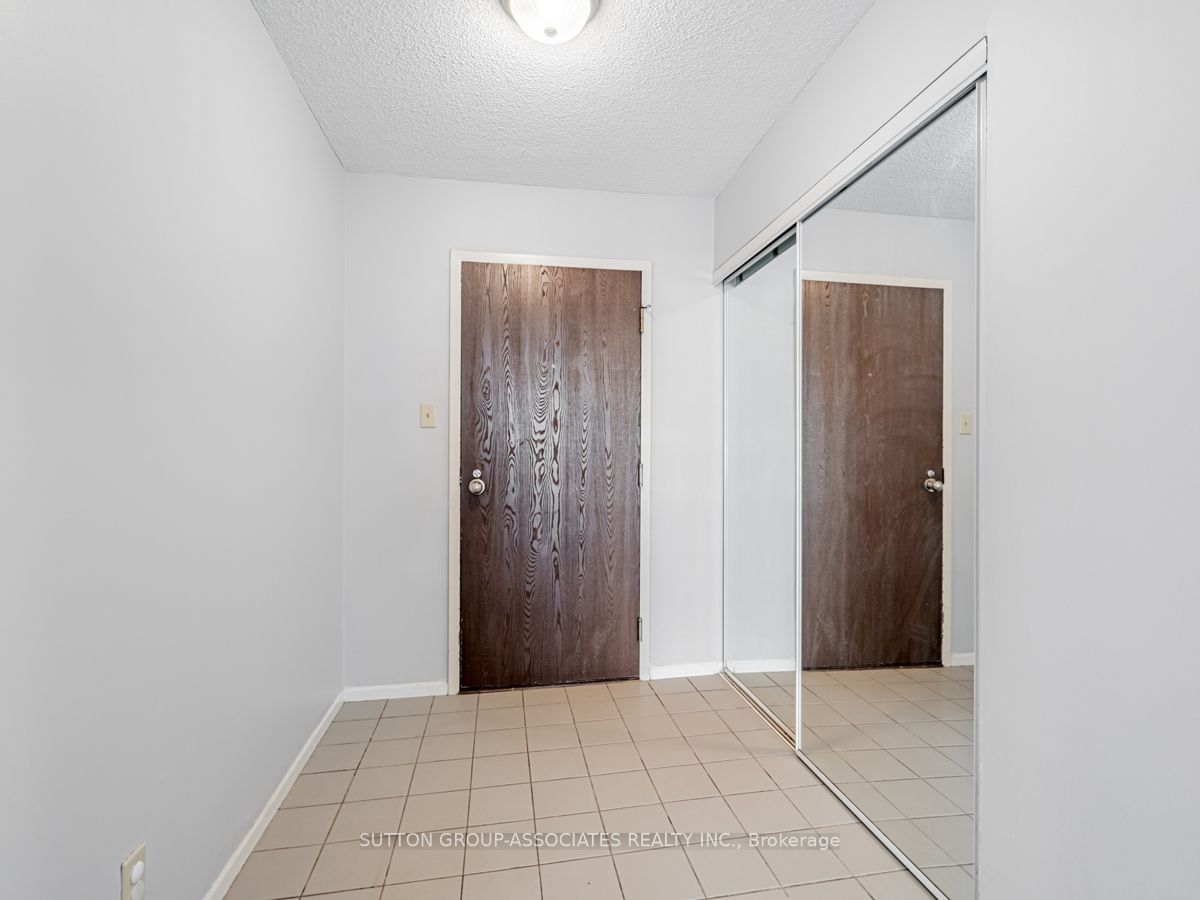 44 Gerrard St W, unit 604 for sale - image #3