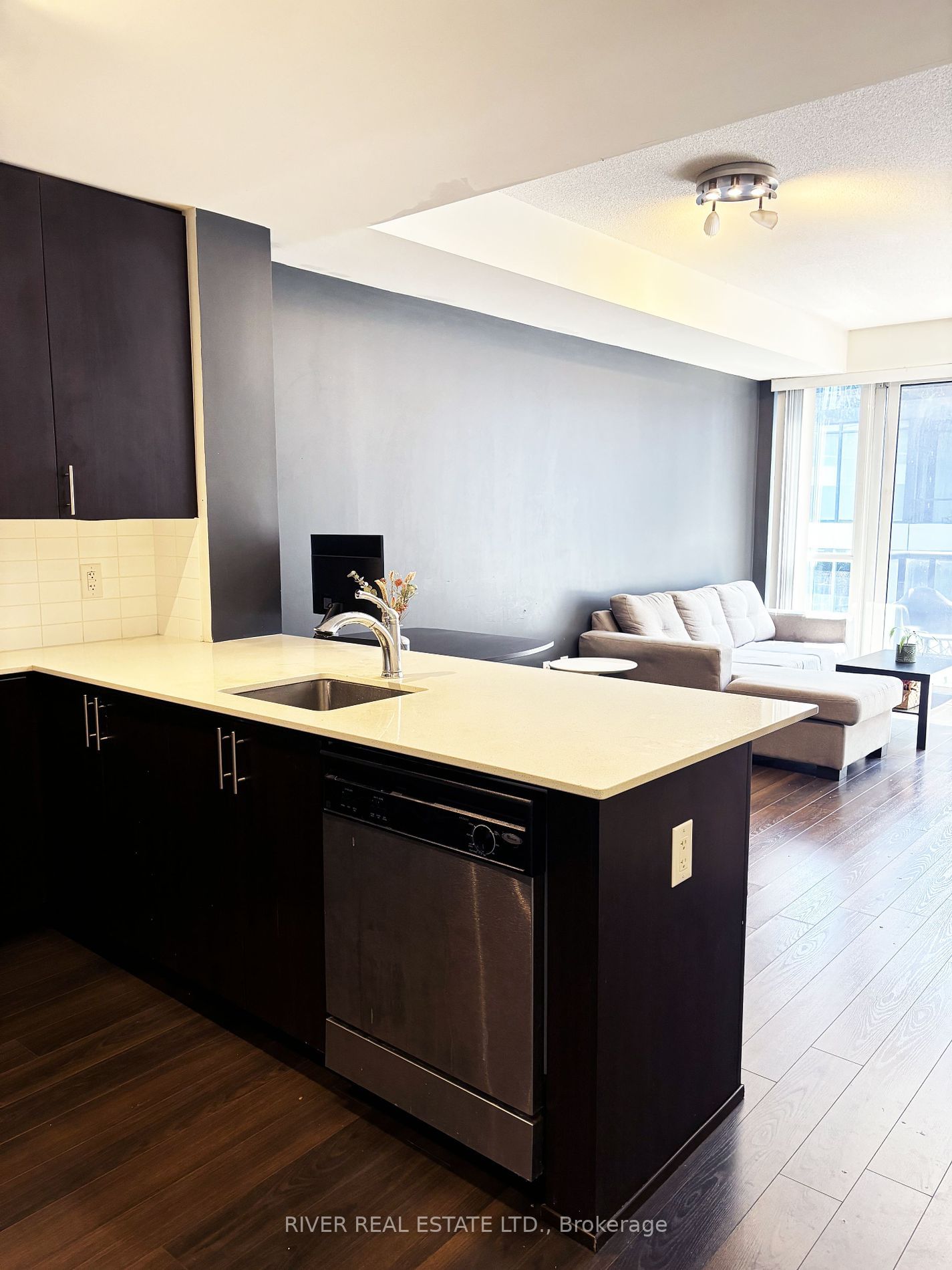 560 Front St W, unit 908 for sale - image #2