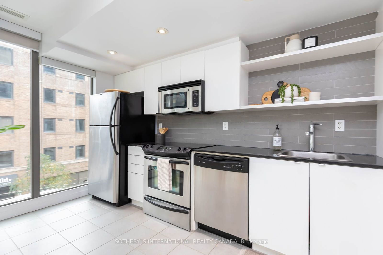 33 Lombard St, unit 313 for rent - image #12