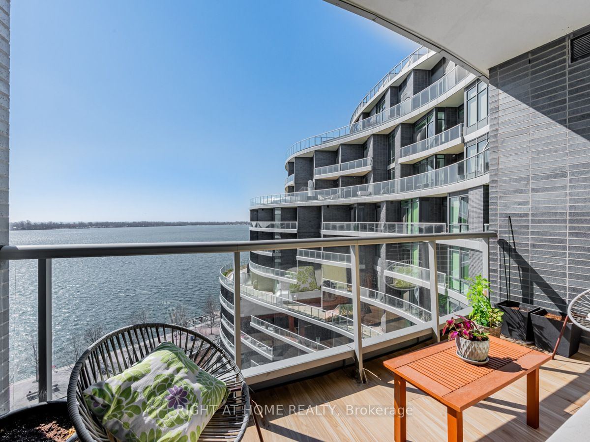 1 Edgewater Dr, unit PH10 for sale - image #2