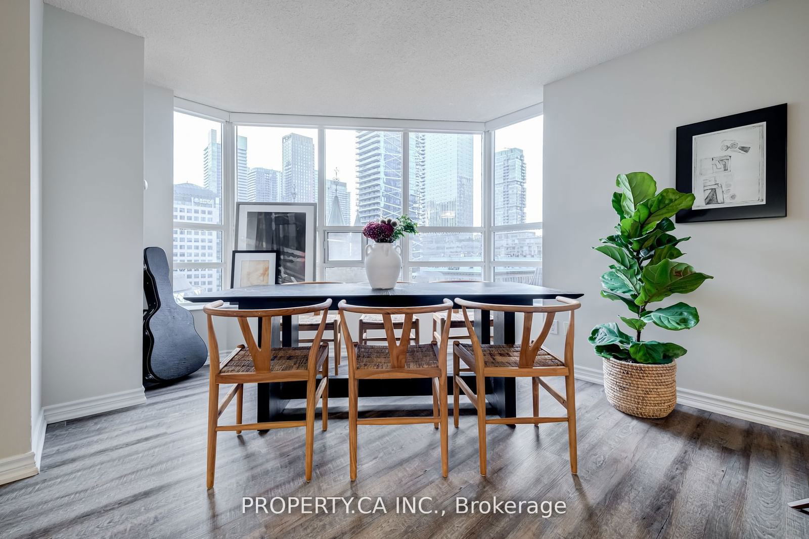 71 Simcoe St, unit 904 for sale - image #10