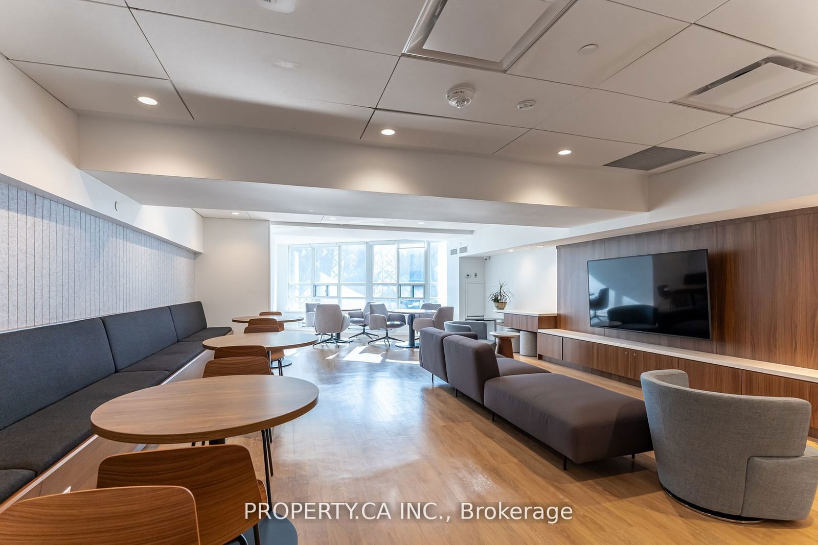 71 Simcoe St, unit 904 for sale - image #29