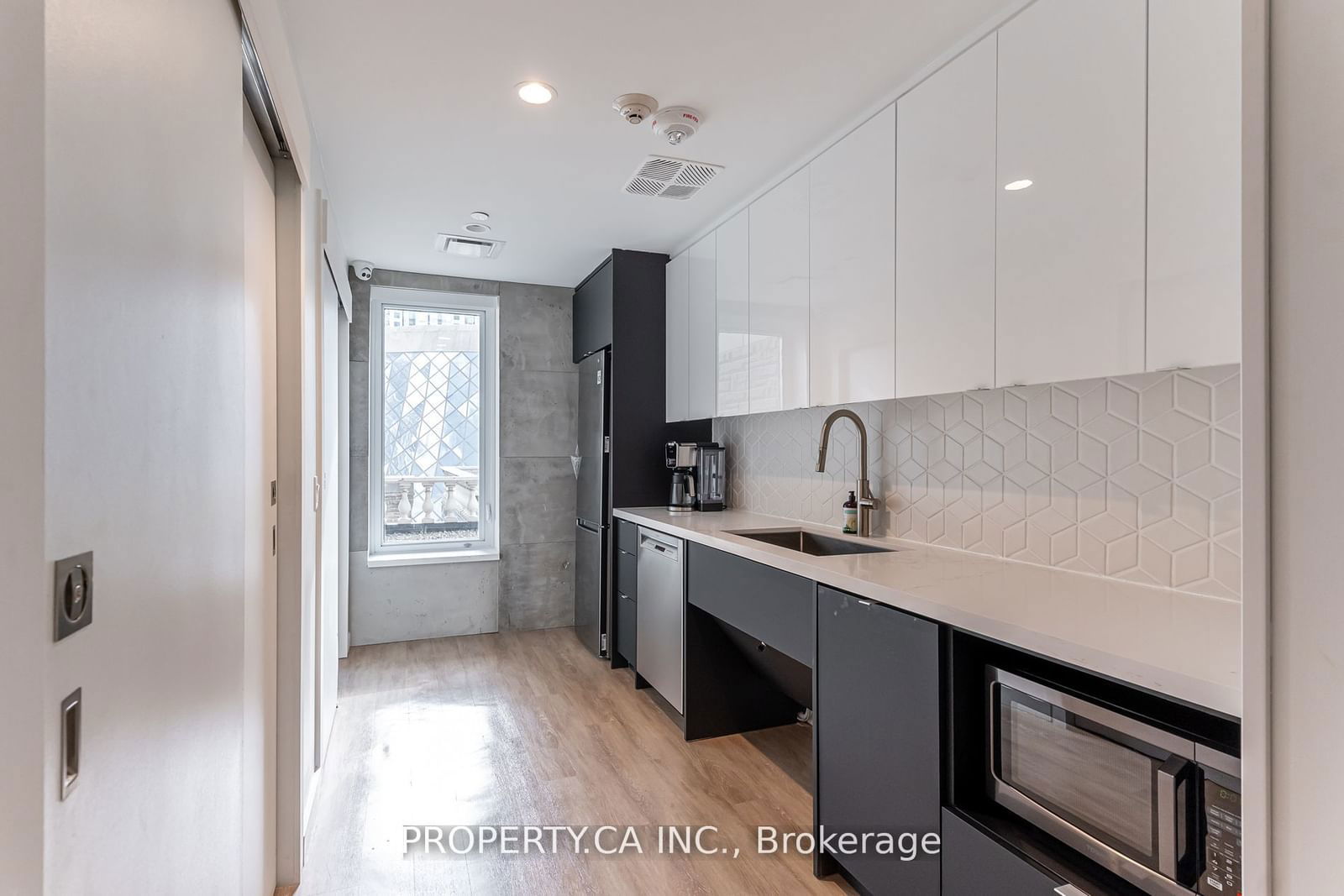 71 Simcoe St, unit 904 for sale - image #31