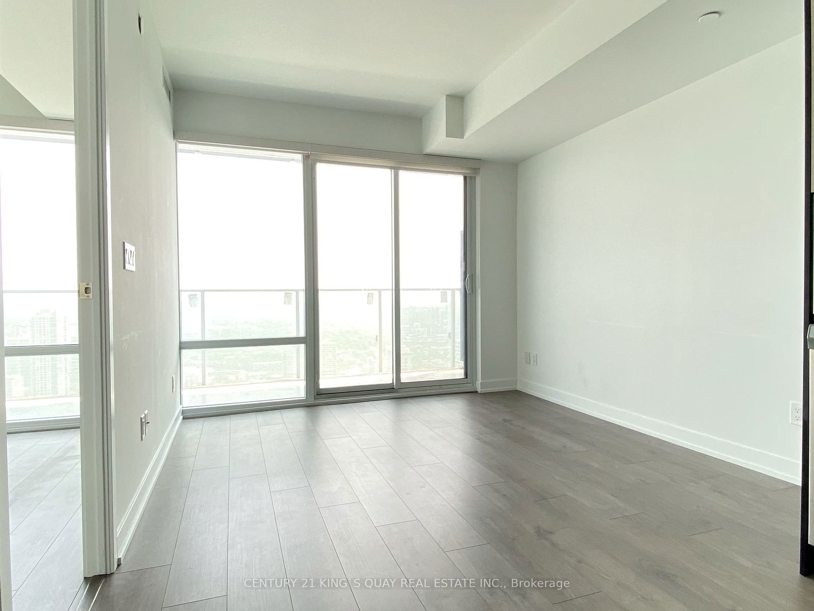 501 Yonge St, unit 4806 for rent - image #8