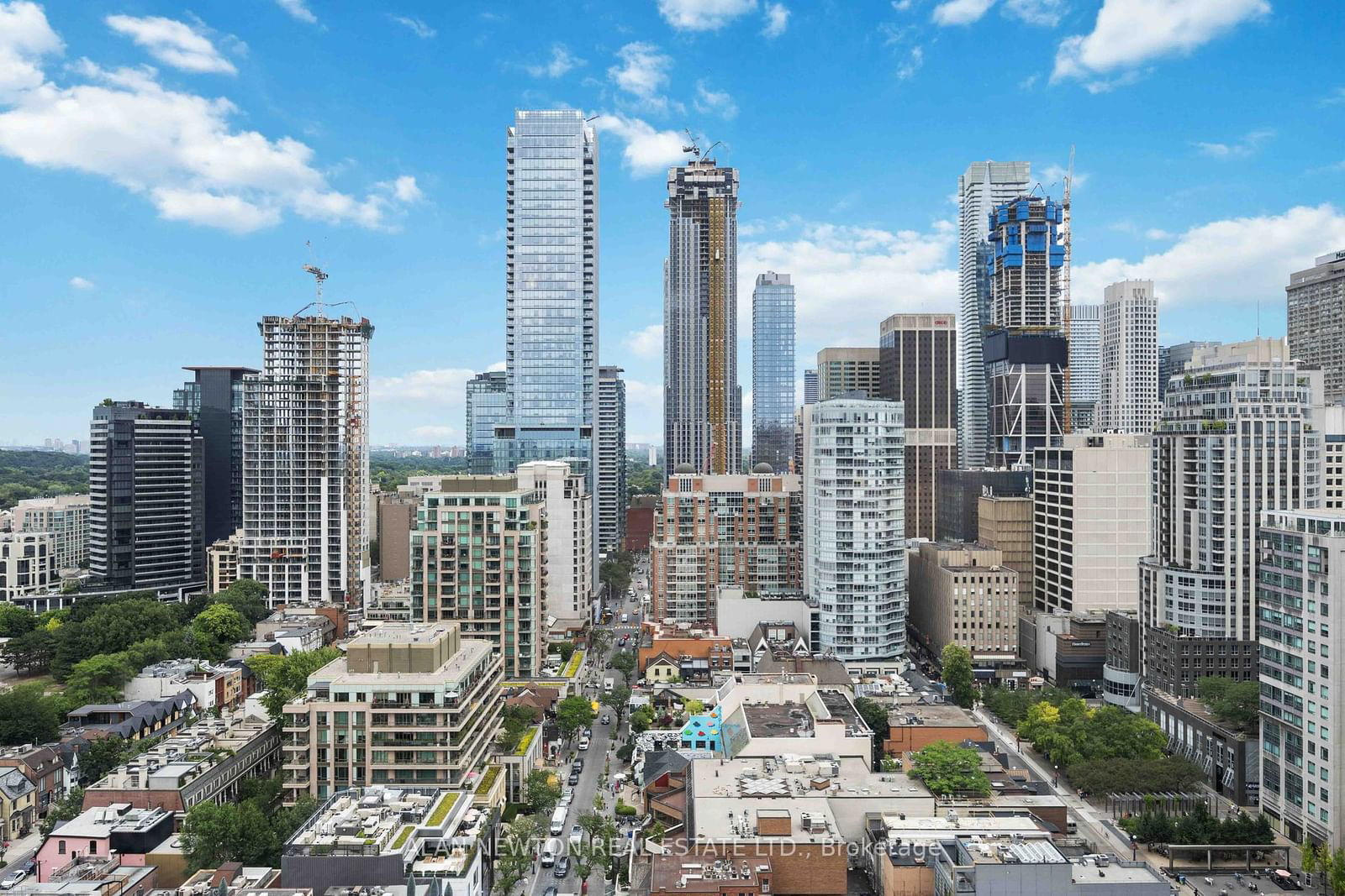 Residences of Yorkville Plaza, Downtown, Toronto