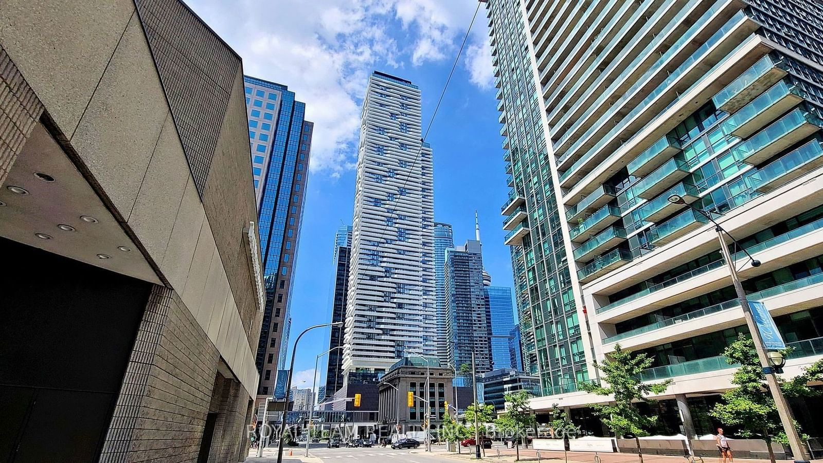 88 Harbour St, unit 6203 for rent - image #3