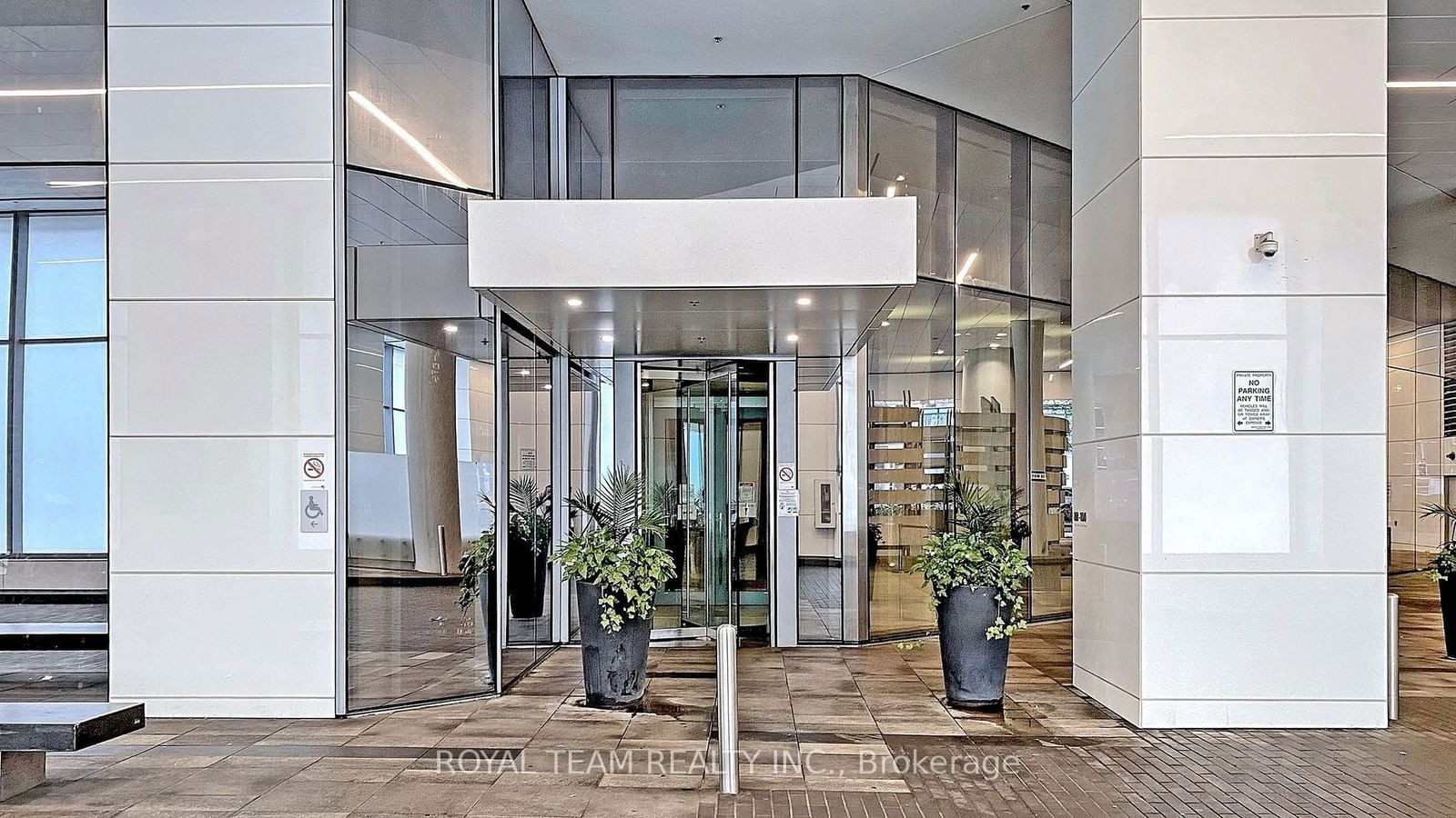 88 Harbour St, unit 6203 for rent - image #4