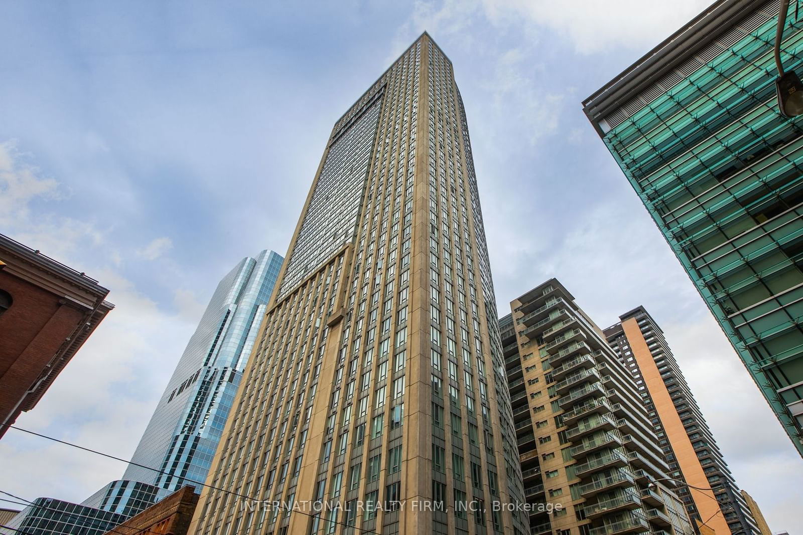 210 Victoria St, unit 3303 for rent - image #1