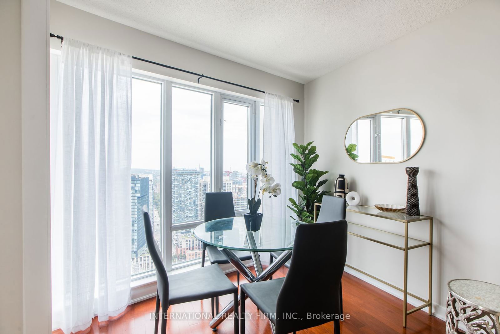 210 Victoria St, unit 3303 for rent