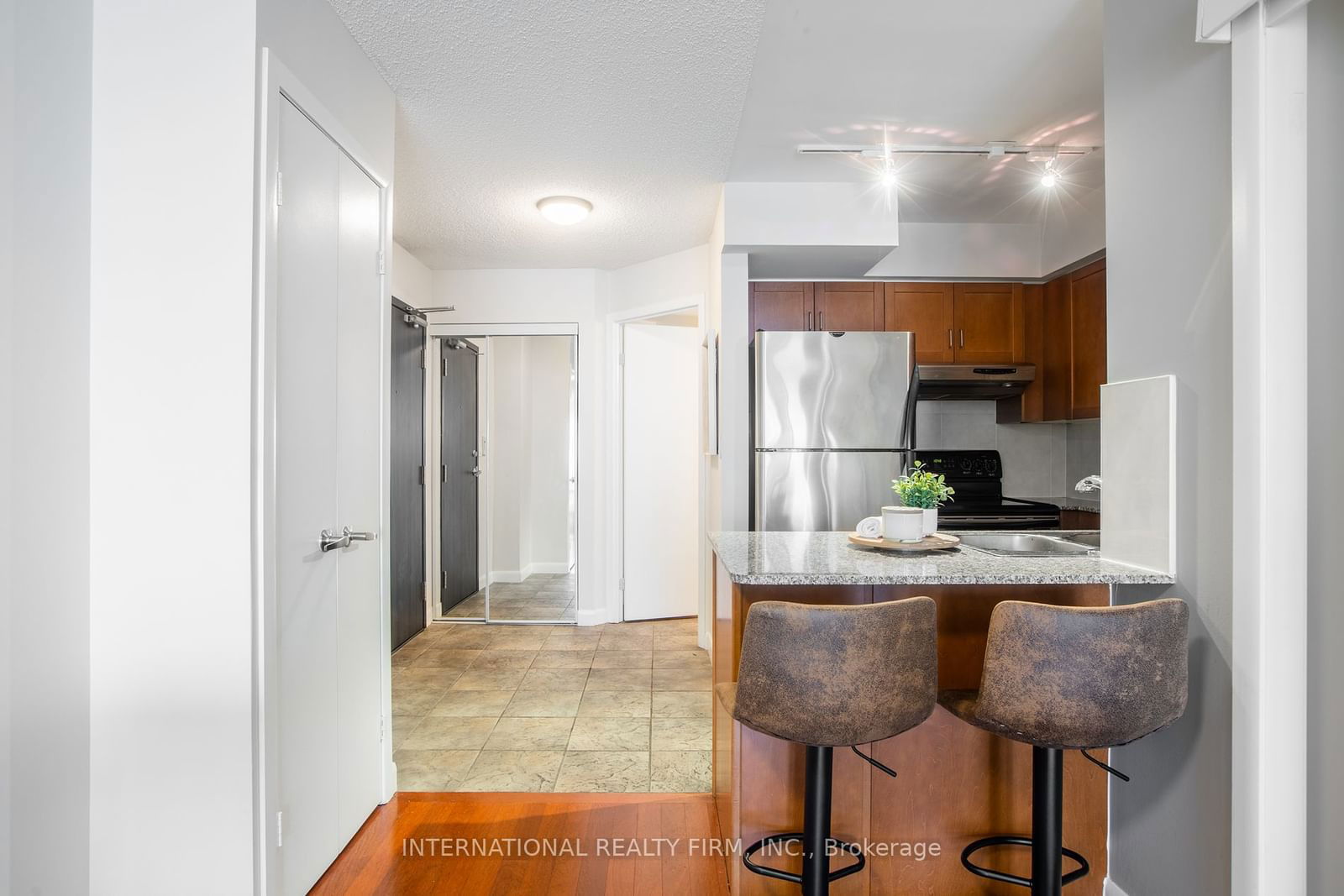 210 Victoria St, unit 3303 for rent - image #9