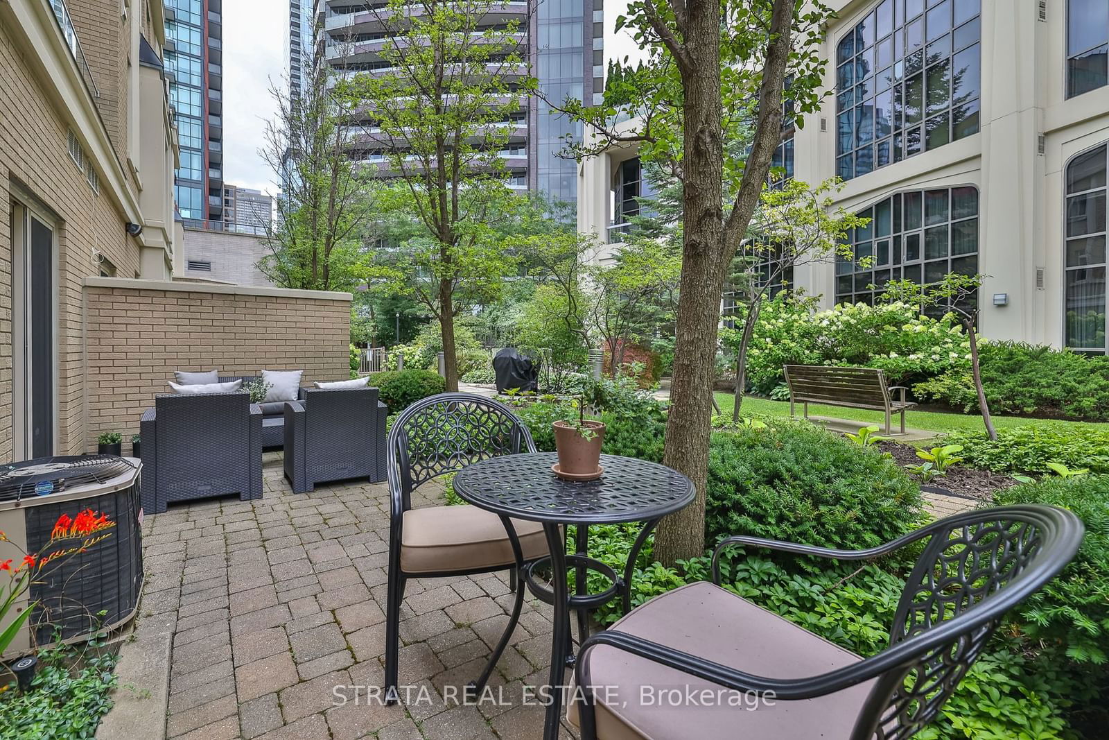 34 McMurrich St, unit D for sale