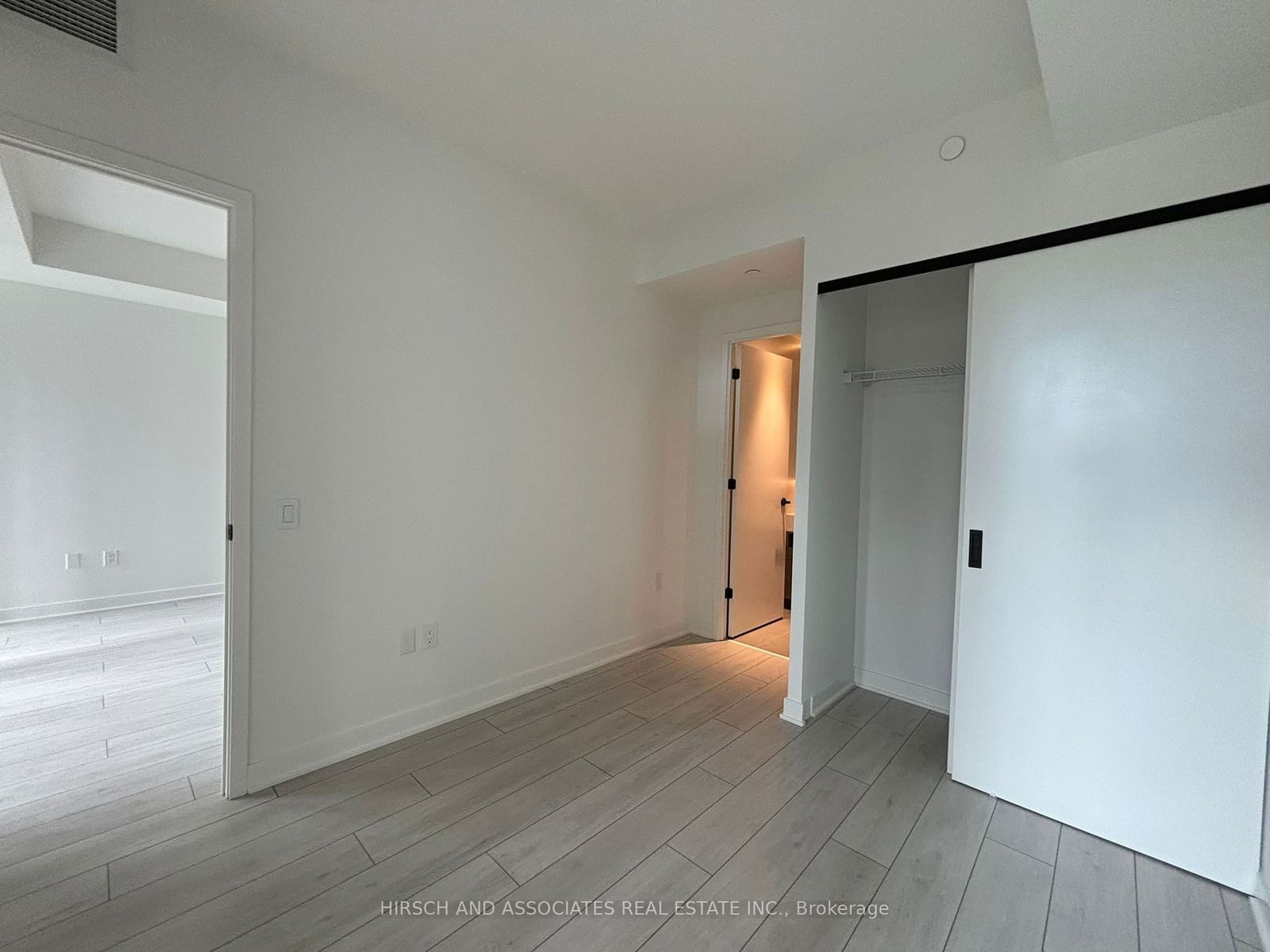 55 Charles St E, unit 804 for rent - image #25