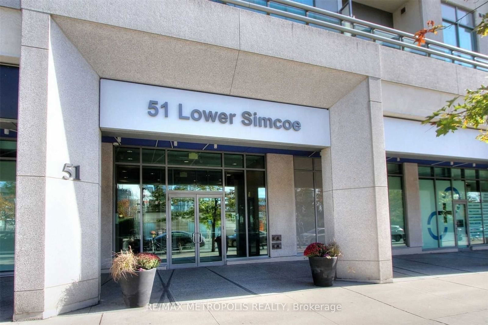 51 Lower Simcoe St, unit 1005 for rent