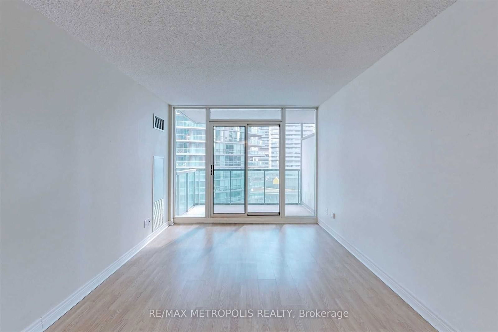 51 Lower Simcoe St, unit 1005 for rent - image #6