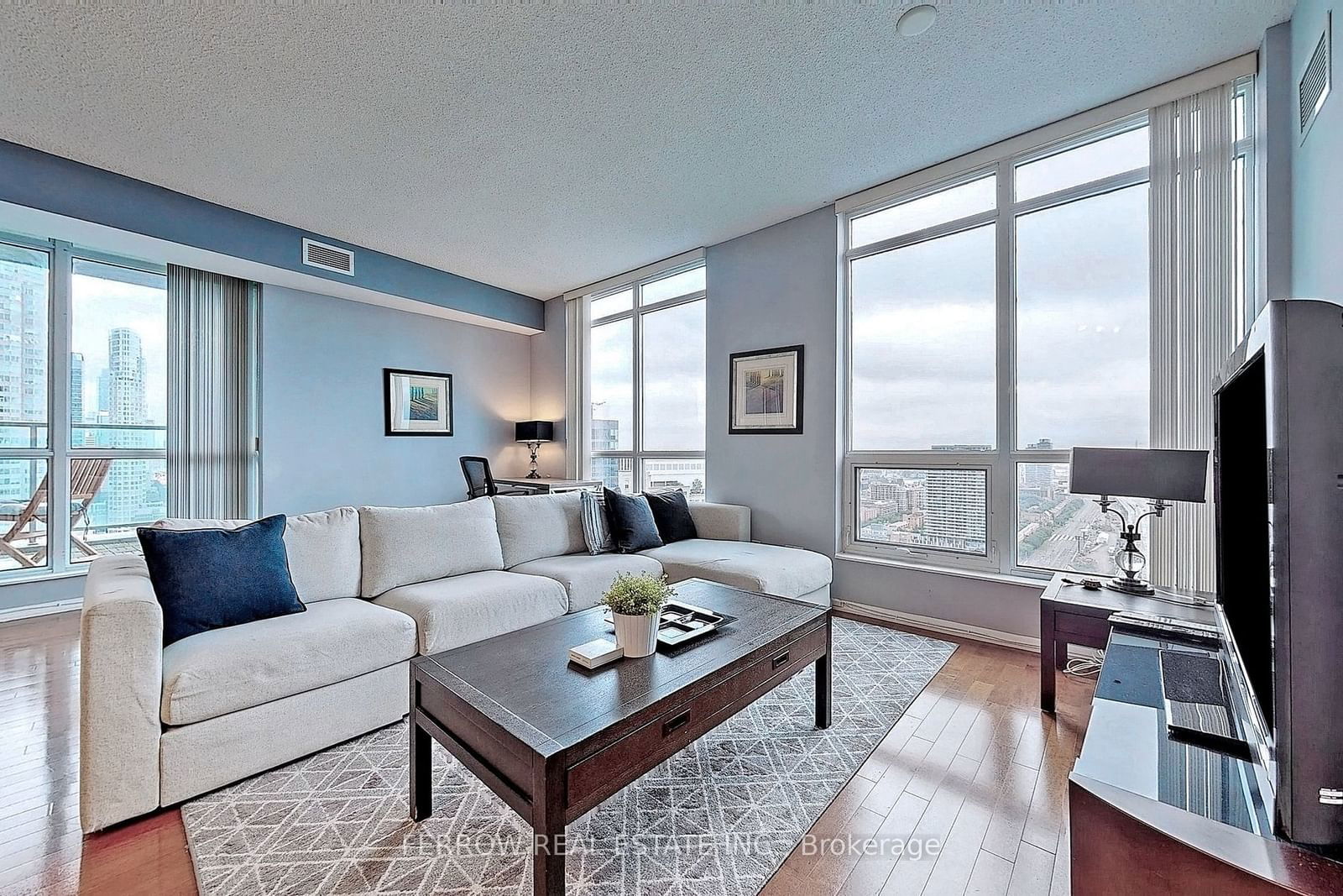 18 Yonge St, unit 3804 for rent - image #2