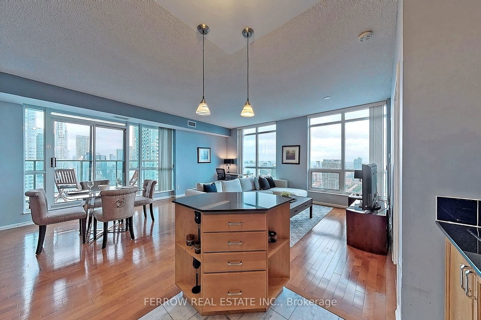 18 Yonge St, unit 3804 for rent - image #7