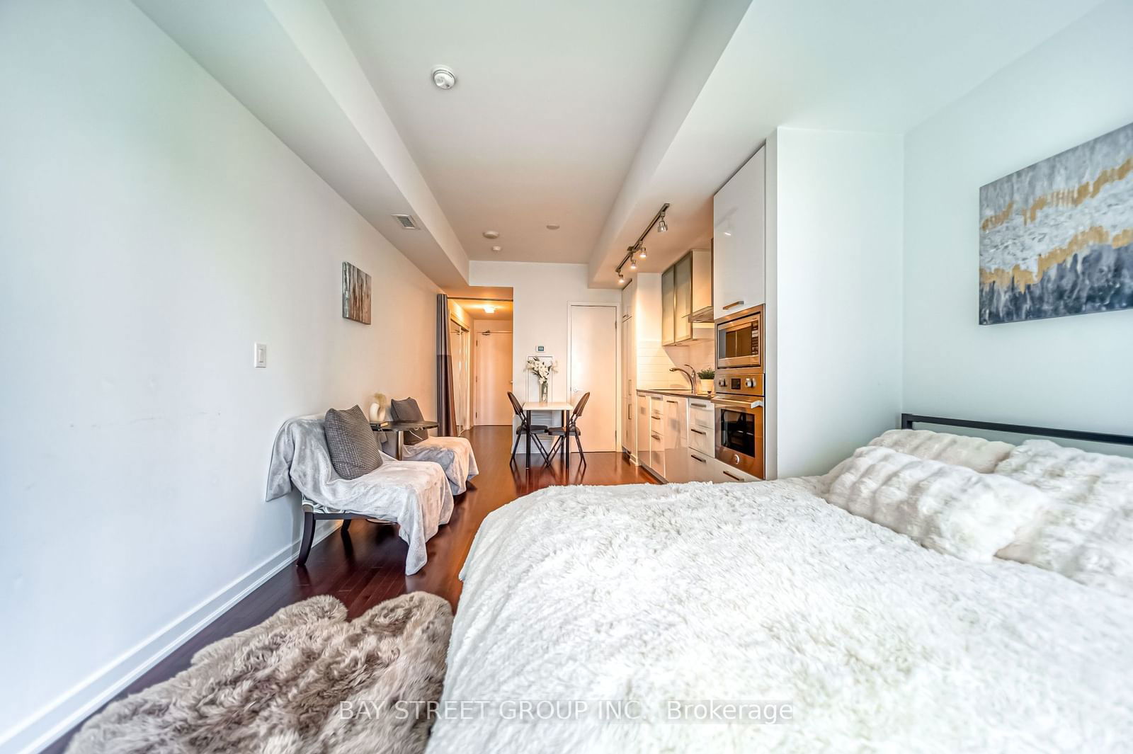 12 York St, unit 1308 for sale - image #17