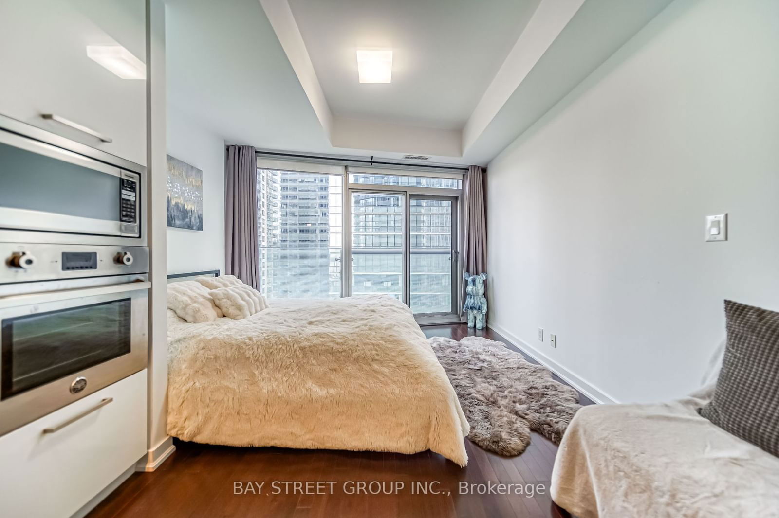 12 York St, unit 1308 for sale - image #24