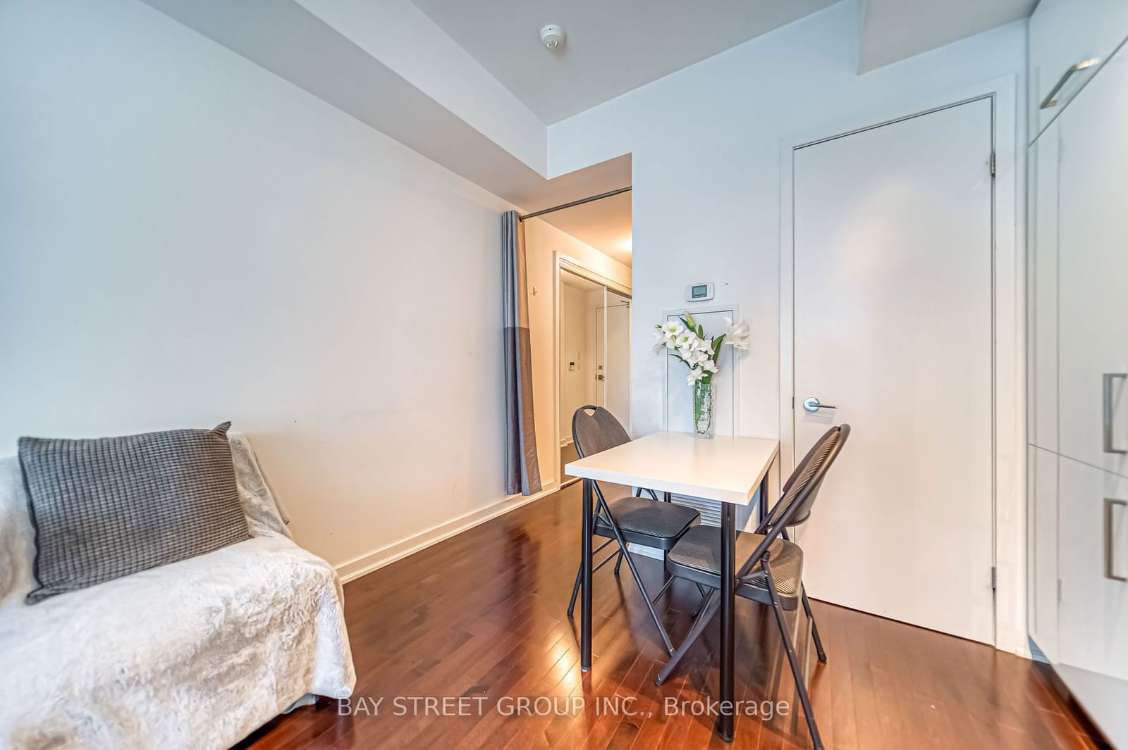 12 York St, unit 1308 for sale - image #9