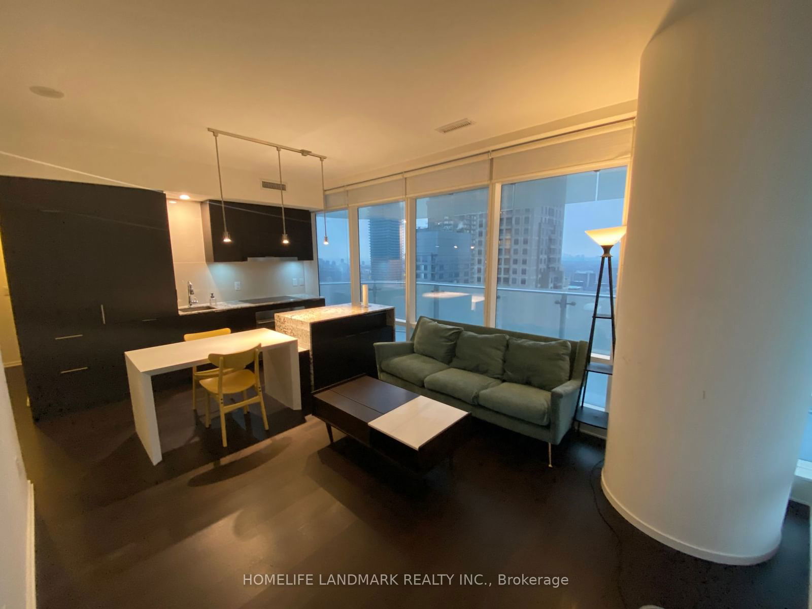 1 Bloor St E, unit 3510 for rent - image #2