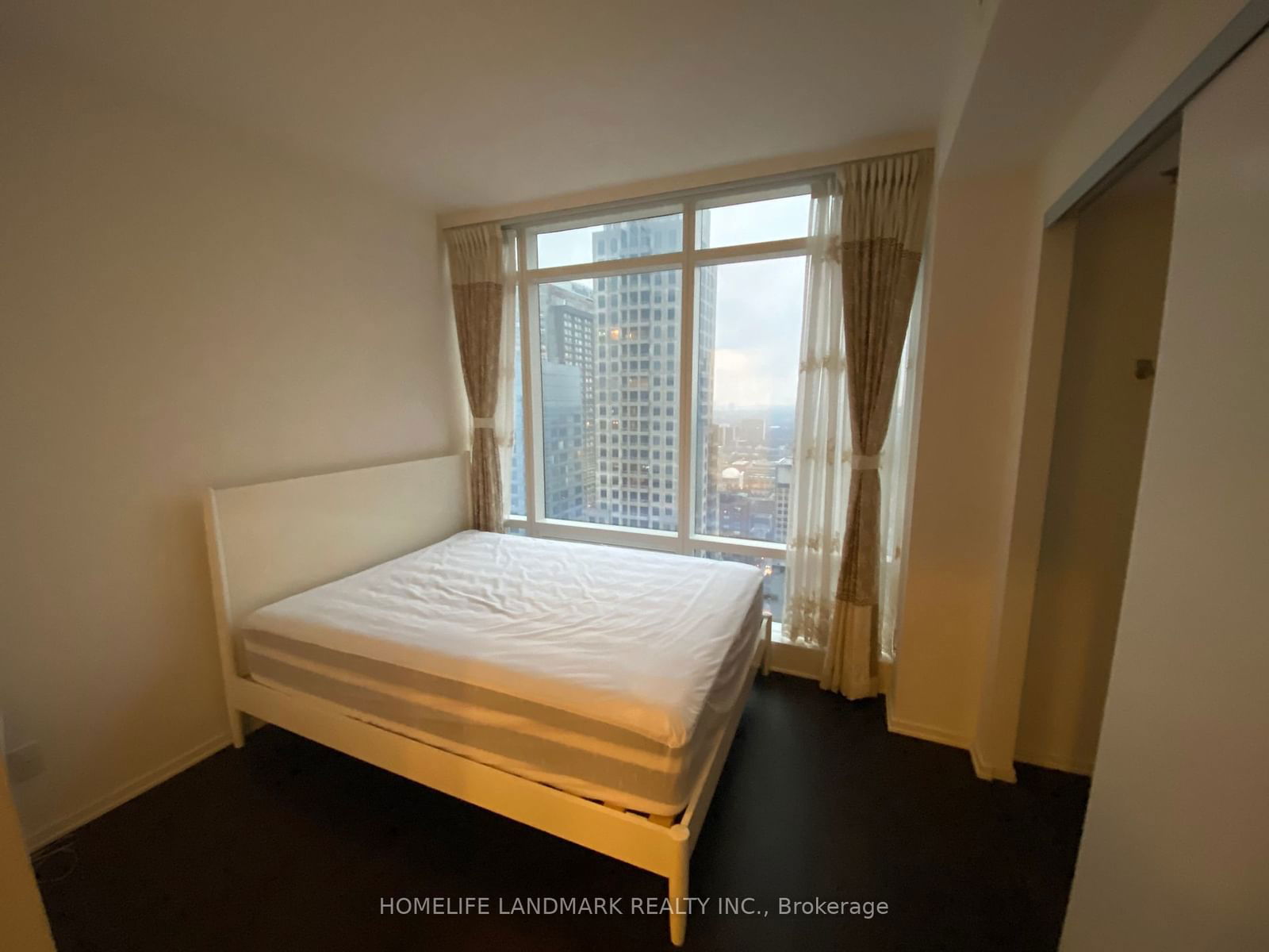 1 Bloor St E, unit 3510 for rent - image #5