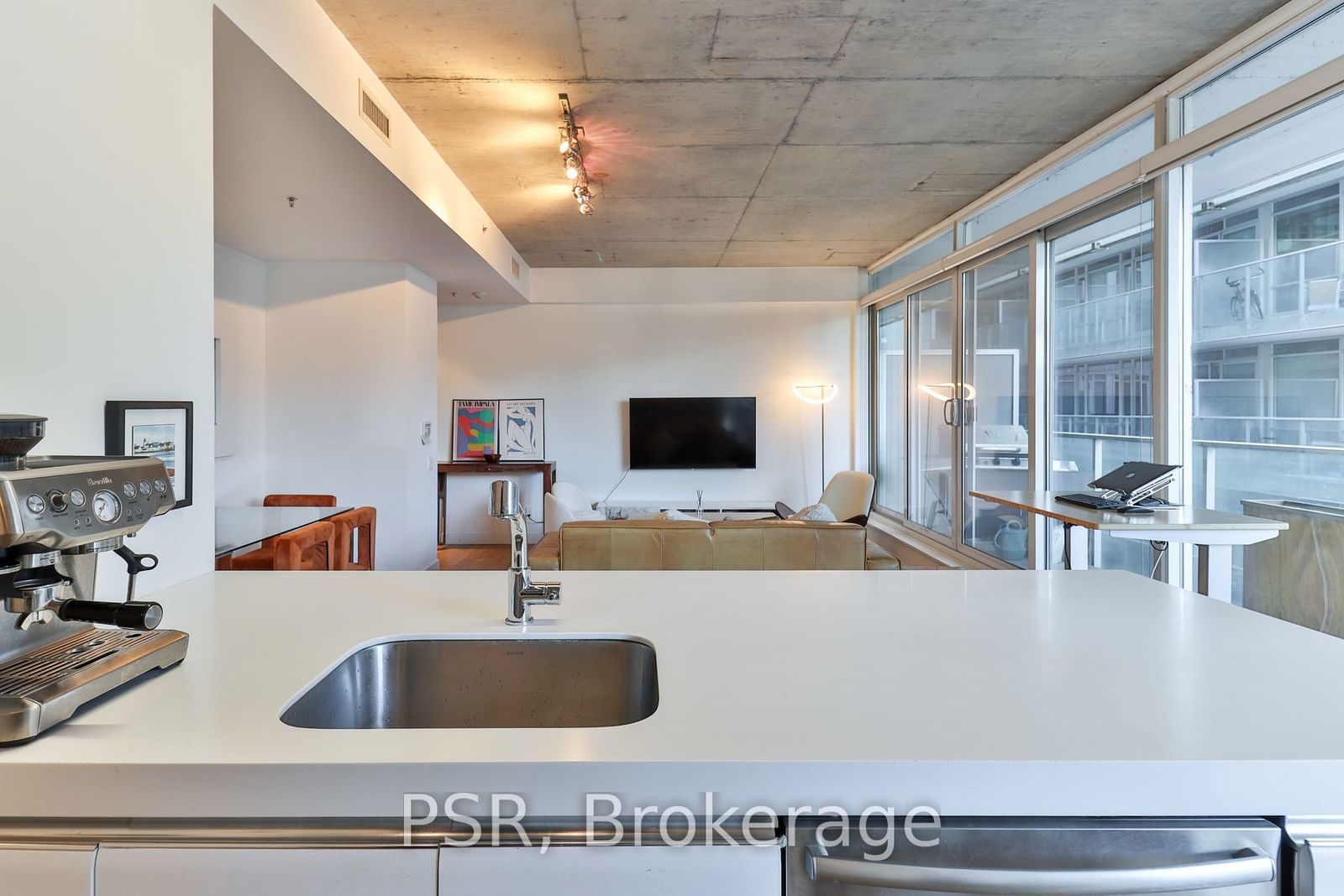 75 Portland St, unit 523 for rent - image #16