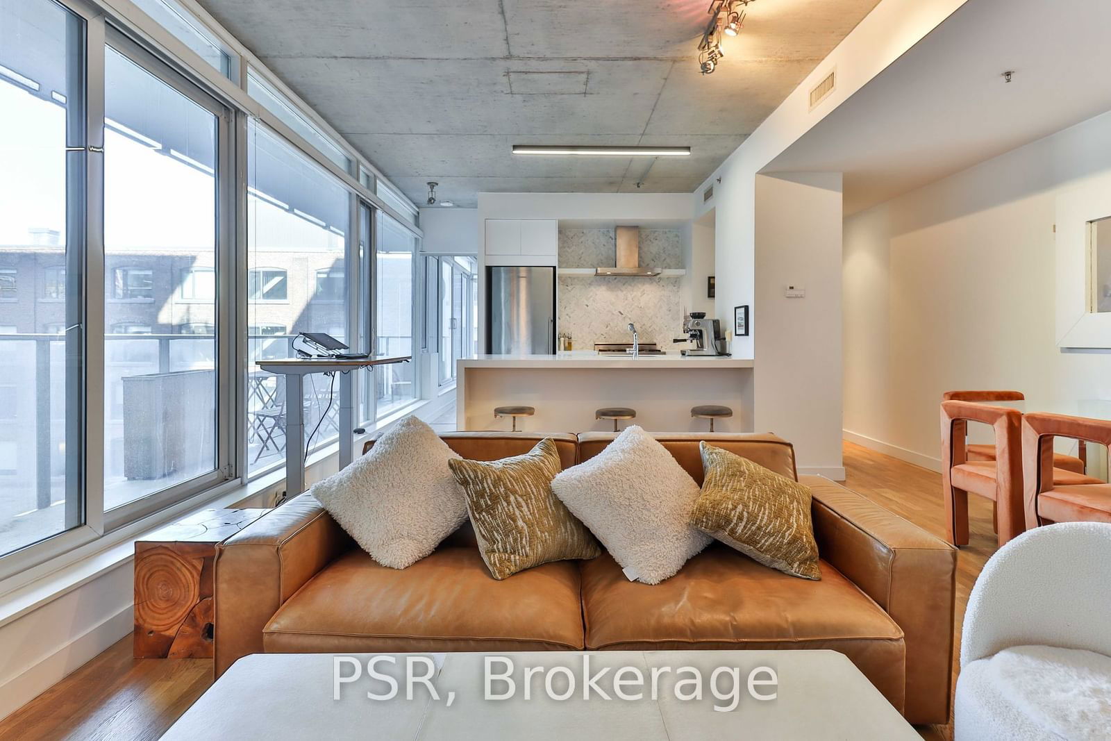 75 Portland St, unit 523 for rent - image #6