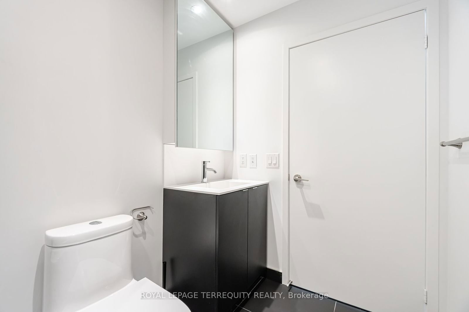 20 Edward St, unit 518 for sale - image #25