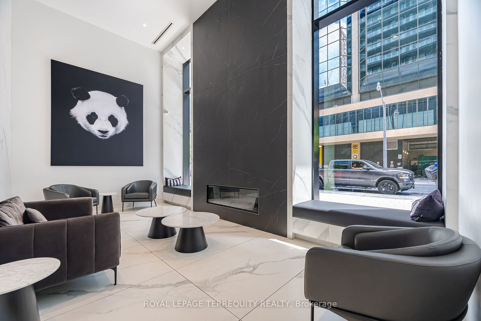 20 Edward St, unit 518 for sale - image #3