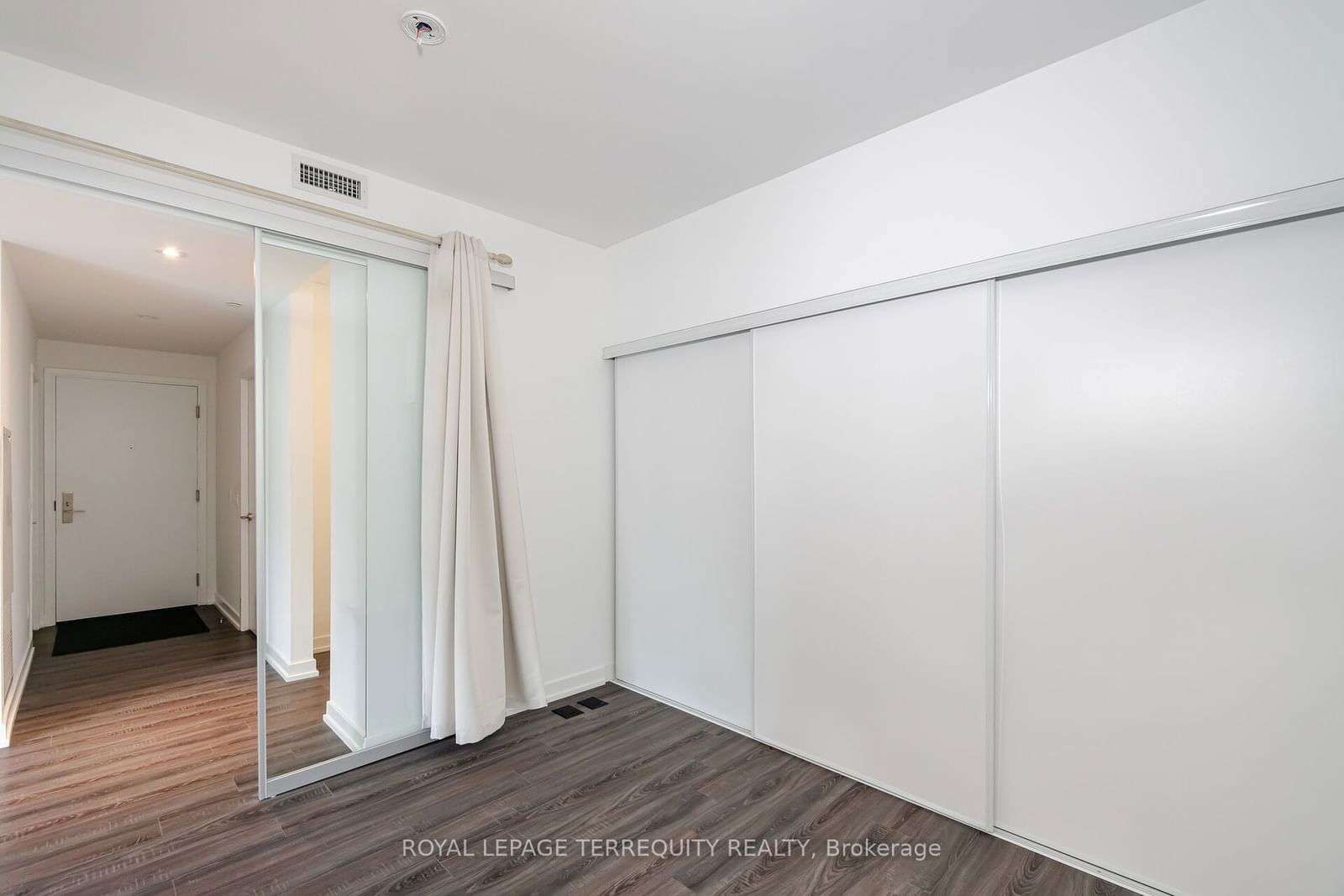 20 Edward St, unit 518 for sale - image #30