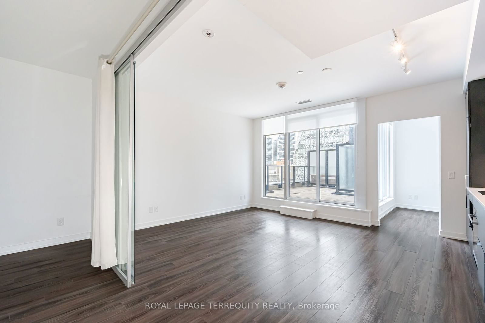 20 Edward St, unit 518 for sale - image #7