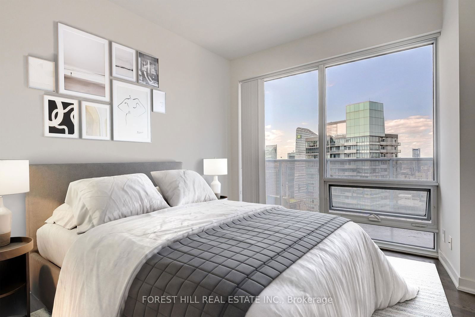 100 HARBOUR St, unit 5504 for sale