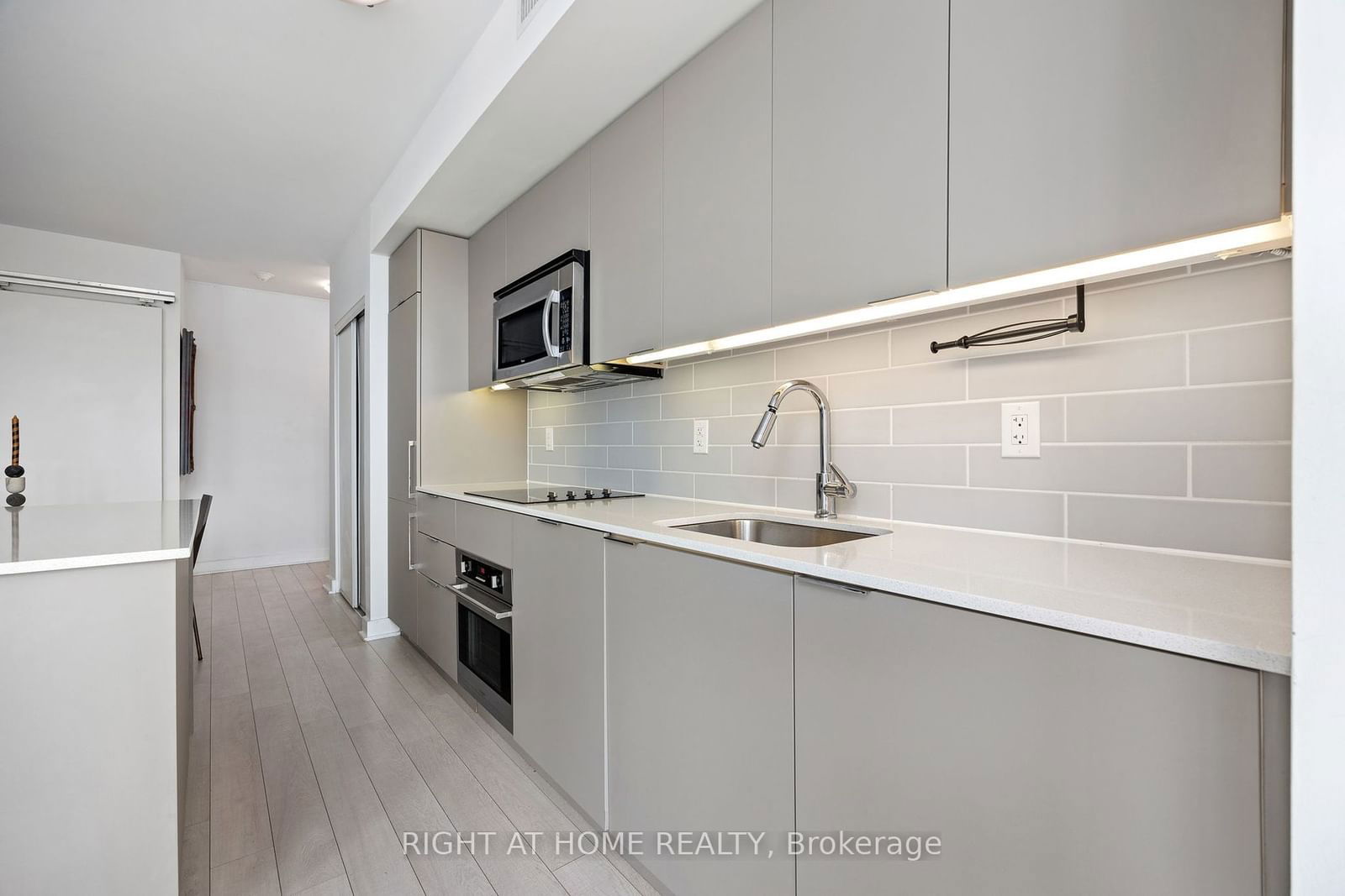 5 Hanna Ave, unit 426 for sale - image #13