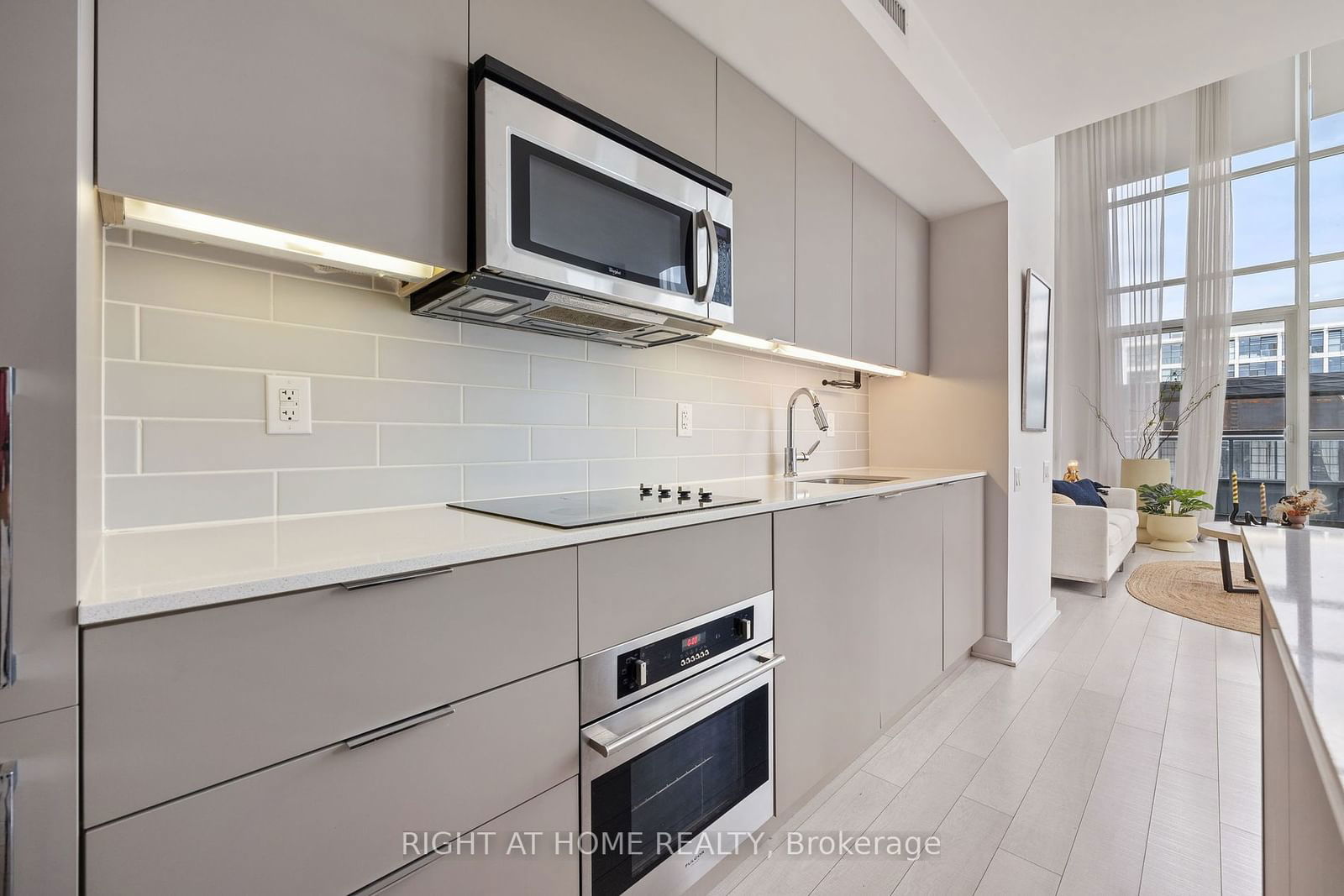 5 Hanna Ave, unit 426 for sale - image #7