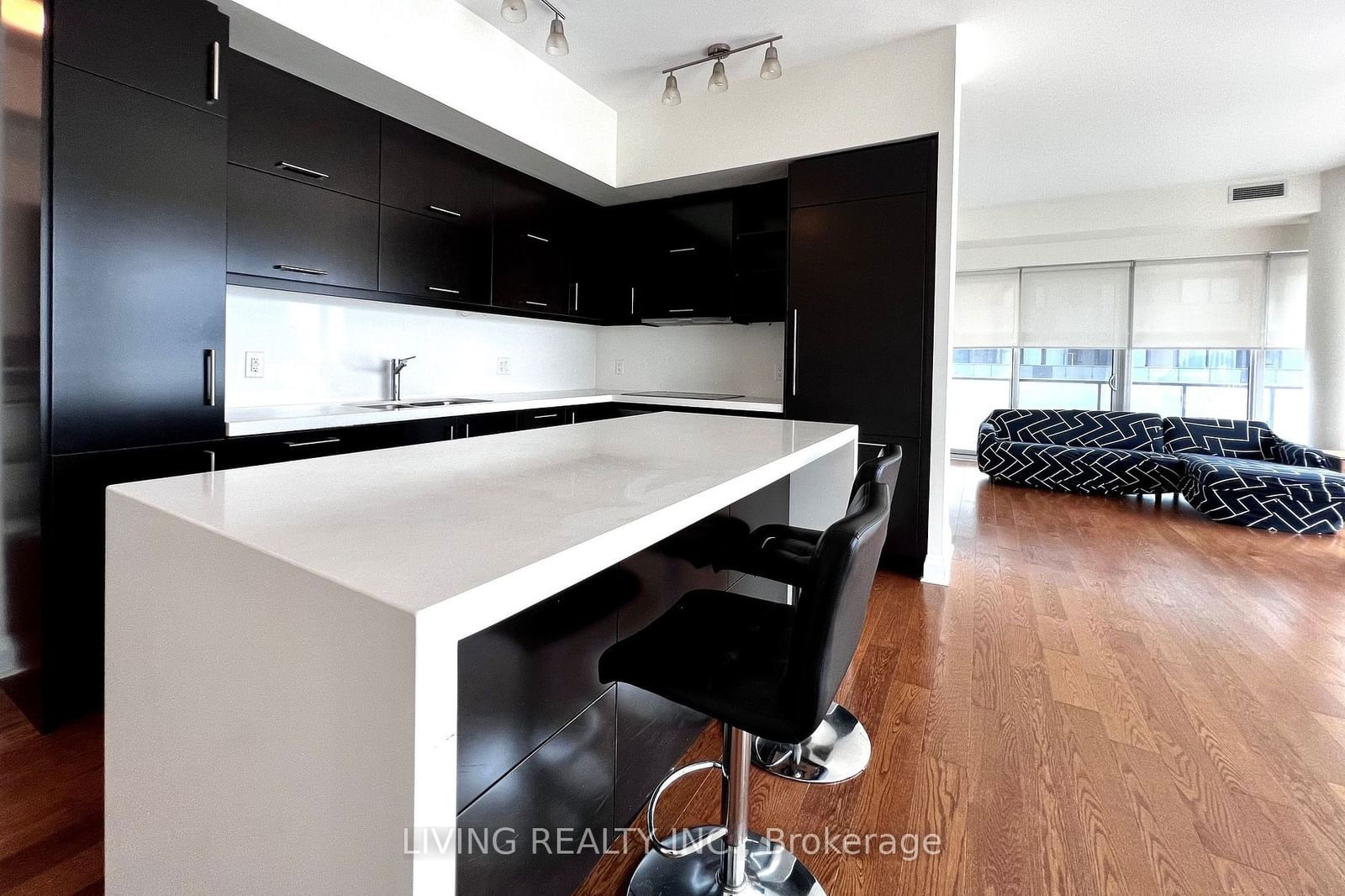 65 St Mary St, unit 3501 for rent - image #6