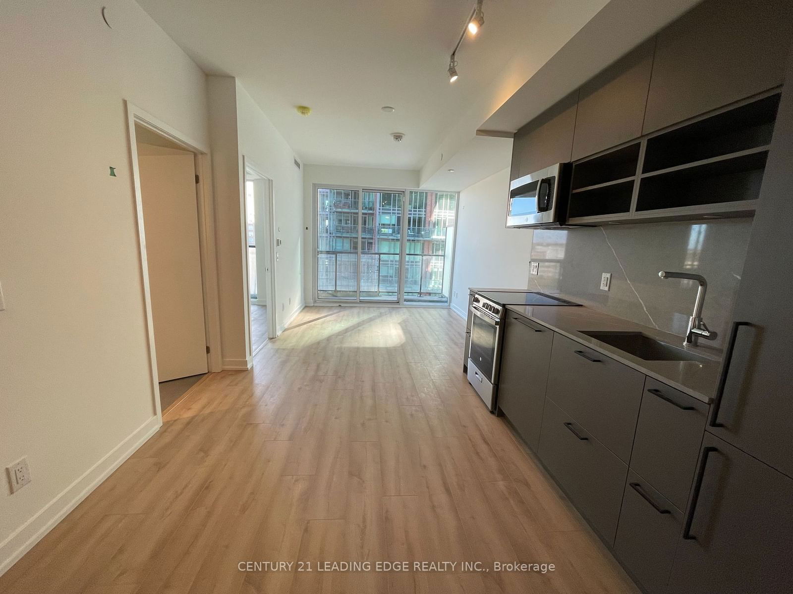 135 East Liberty St, unit 1107 for sale - image #6