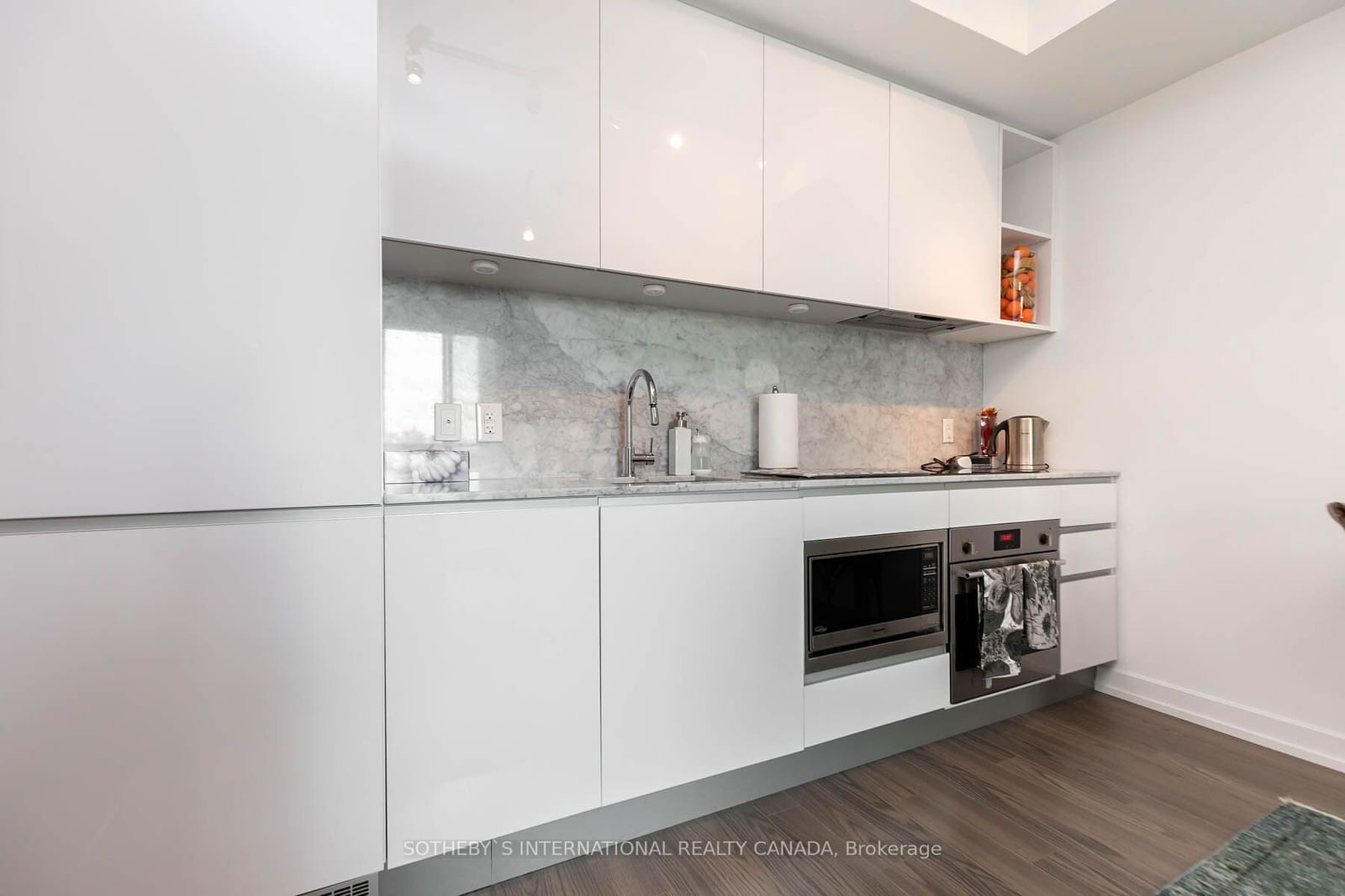 377 Madison Ave, unit 424 for sale