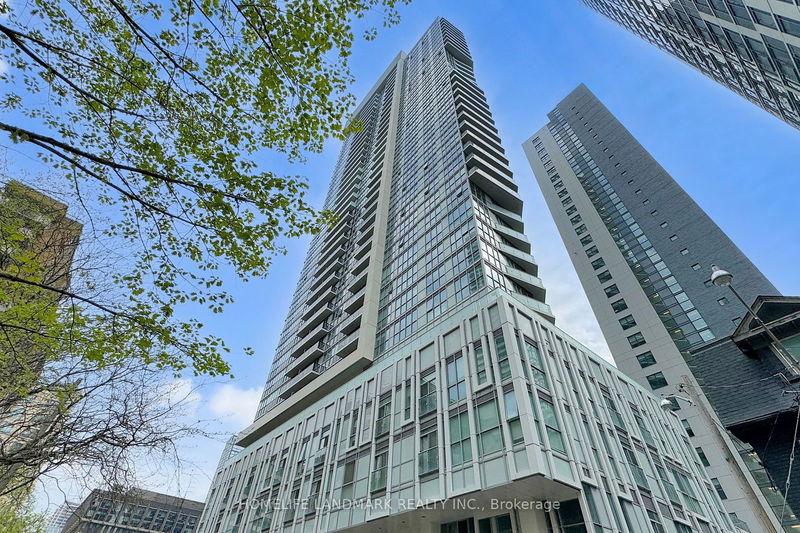 77 Mutual St, unit 810 for rent - image #1