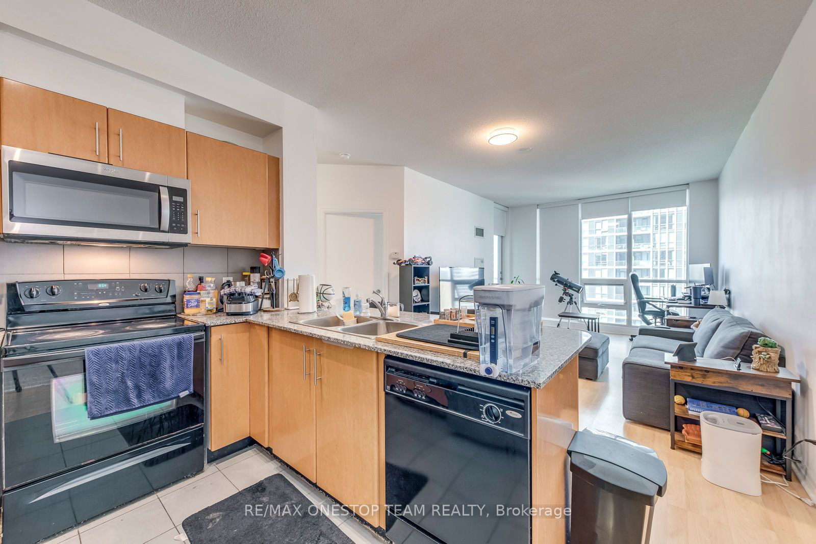 16 Yonge St, unit 3612 for sale - image #5