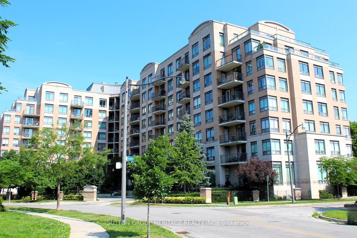 16 Dallimore Circ, unit 712 for sale - image #1