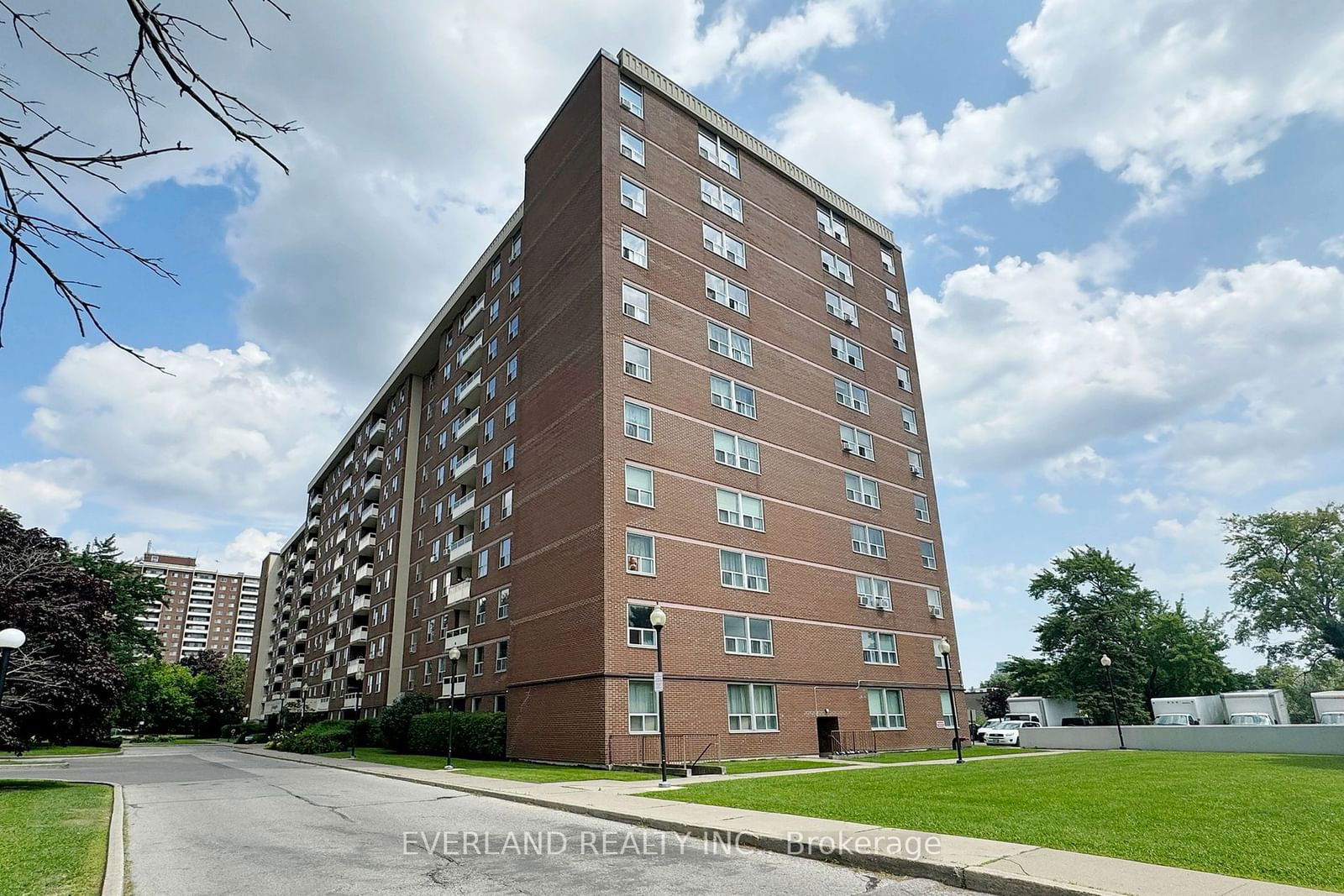 Eddington Condos, North York, Toronto