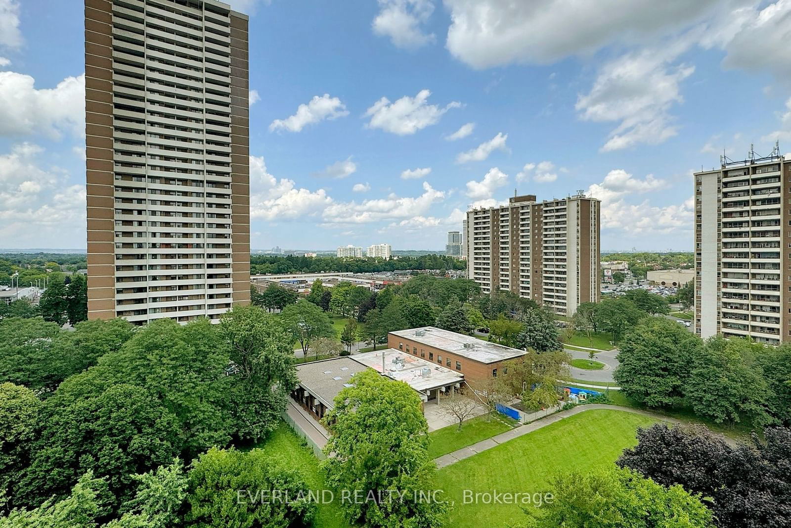 Eddington Condos, North York, Toronto